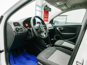 Седан Volkswagen Polo 2011 года, 650000 рублей, Красноярск