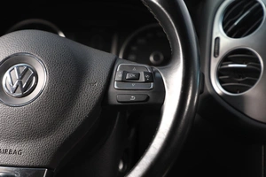 Внедорожник Volkswagen Tiguan 2011 года, 1309000 рублей, Новосибирск