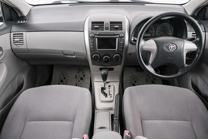 Седан Toyota Corolla Axio 2009 года, 699000 рублей, Красноярск