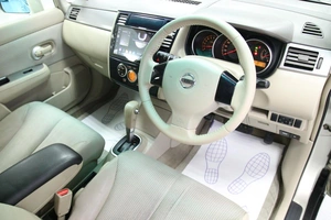 Седан Nissan Tiida 2006 года, 598000 рублей, Солонцы