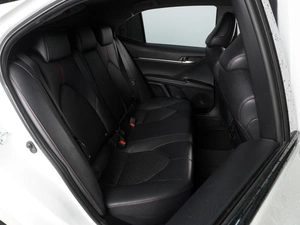 Седан Toyota Camry 2021 года, 2999000 рублей, Красный Пахарь