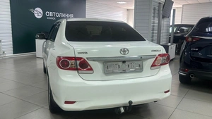 Седан Toyota Corolla 2012 года, 999000 рублей, Ачинск