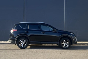 Внедорожник Toyota RAV4 2016 года, 2400000 рублей, Солонцы