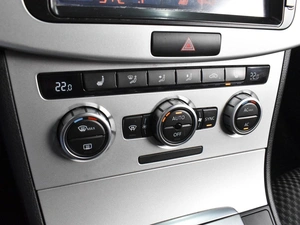 Седан Volkswagen Passat 2012 года, 1284000 рублей, Воронеж