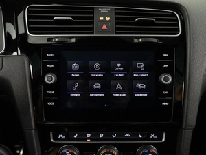 Универсал Volkswagen Golf 2018 года, 1993097 рублей, Москва