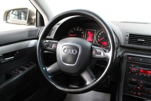 Седан Audi A4 2005 года, 880000 рублей, Смоленск