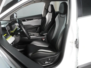 Внедорожник Geely Coolray 2023 года, 1999000 рублей, Красный Пахарь