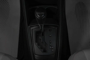 Седан Toyota Corolla Axio 2013 года, 889000 рублей, Кемерово