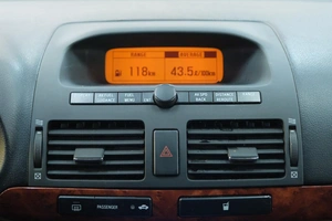 Седан Toyota Avensis 2004 года, 769000 рублей, Омск