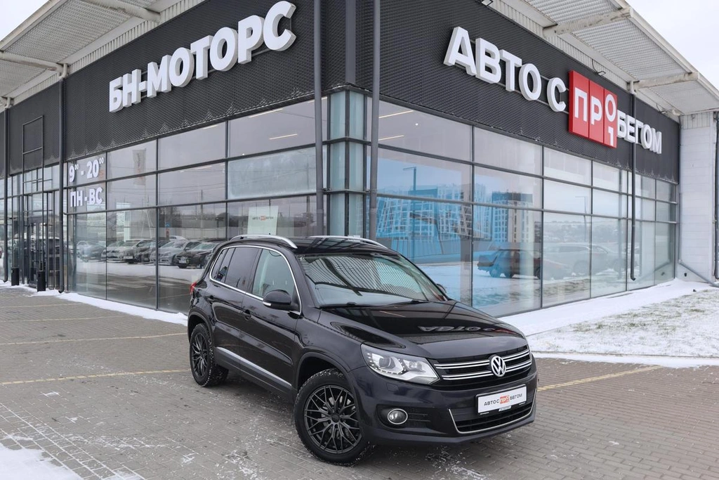 Внедорожник Volkswagen Tiguan 2012 года, 1600000 рублей, Мирное