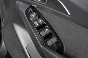 Седан Mazda Axela 2018 года, 1649000 рублей, Сургут