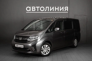 Минивэн Honda Stepwgn Spada 2017 года, 1515000 рублей, Красноярск