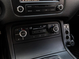 Внедорожник Volkswagen Touareg 2012 года, 1845000 рублей, Краснодар