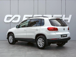 Внедорожник Volkswagen Tiguan 2015 года, 1690000 рублей, Краснодар