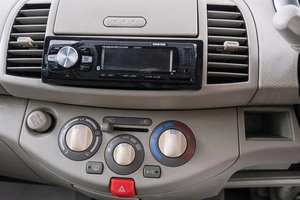 Хетчбэк Nissan March 2002 года, 429000 рублей, Красноярск