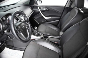 Хетчбэк Opel Astra 2011 года, 709000 рублей, Пермь