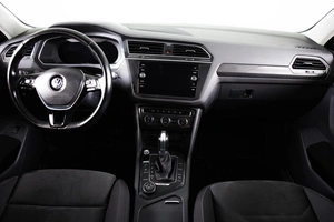 Внедорожник Volkswagen Tiguan 2018 года, 3399000 рублей, Пермь