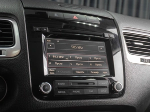 Внедорожник Volkswagen Touareg 2012 года, 1849000 рублей, Тюмень