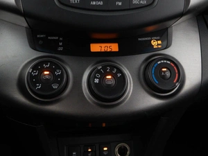 Внедорожник Toyota RAV4 2010 года, 1229050 рублей, Москва