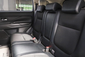 Внедорожник Mitsubishi Outlander 2015 года, 1929000 рублей, Новосибирск