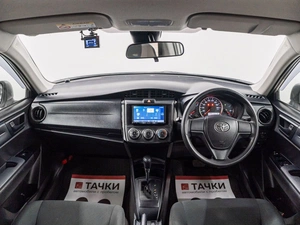 Седан Toyota Corolla Axio 2020 года, 1440000 рублей, Красноярск
