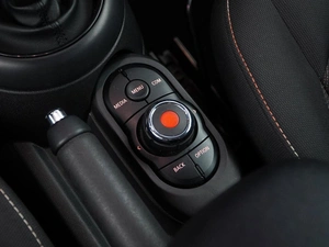 Хетчбэк MINI Cooper 2018 года, 1397444 рублей, Москва