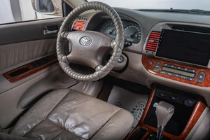 Седан Toyota Camry 2003 года, 729000 рублей, Томск