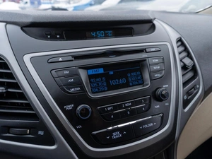 Седан Hyundai Elantra 2014 года, 1229000 рублей, Саратов