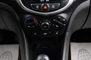 Седан Hyundai Solaris 2011 года, 809000 рублей, Оренбург