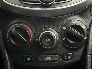 Седан Hyundai Solaris 2015 года, 945000 рублей, Красноярск