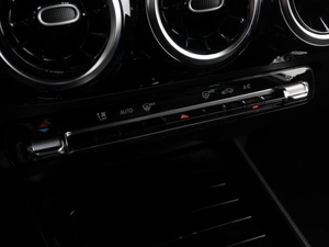 Хетчбэк Mercedes-benz B-класс 2019 года, 2359000 рублей, Тюмень