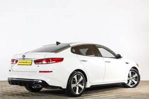 Седан Kia Optima 2019 года, 1879000 рублей, Тюмень