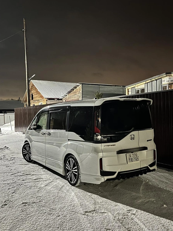 Минивэн Honda Stepwgn 2015 года, 1900000 рублей, Красноярск