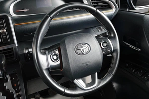 Минивэн Toyota Sienta 2016 года, 1529000 рублей, Тюмень