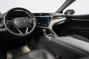 Седан Toyota Camry 2018 года, 3249000 рублей, Новосибирск