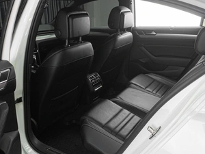 Седан Volkswagen Passat 2018 года, 2389000 рублей, Тюмень