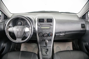 Седан Toyota Corolla 2010 года, 899999 рублей, Пермь