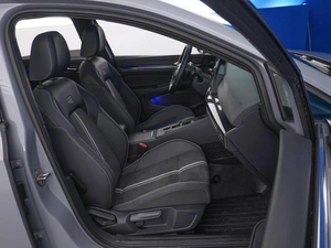 Хетчбэк Volkswagen Golf 2022 года, 2888444 рублей, Москва
