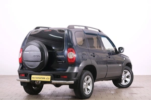Внедорожник Chevrolet Niva 2015 года, 799000 рублей, Омск