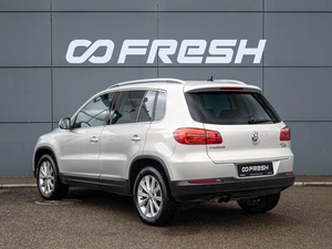 Внедорожник Volkswagen Tiguan 2012 года, 1330000 рублей, Краснодар