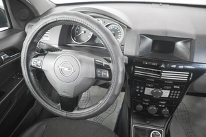 Седан Opel Astra 2008 года, 749000 рублей, Кемерово