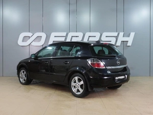 Хетчбэк Opel Astra 2013 года, 679000 рублей, Воронеж