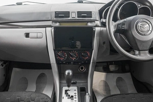 Седан Mazda Axela 2004 года, 419000 рублей, Барнаул