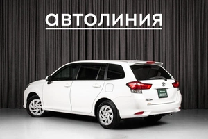 Универсал Toyota Corolla Fielder 2019 года, 1399000 рублей, Красноярск