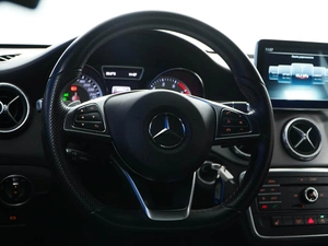 Седан Mercedes-benz CLA-класс 2015 года, 2149077 рублей, Москва