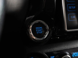 Пикап Toyota Hilux 2020 года, 4729000 рублей, Тюмень