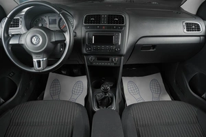 Седан Volkswagen Polo 2013 года, 779000 рублей, Тюмень