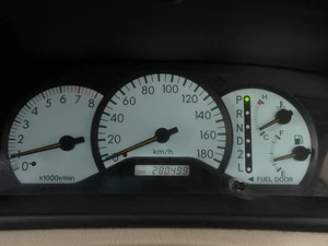 Седан Toyota Corolla 2001 года, 587000 рублей, Солонцы
