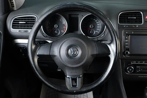 Хетчбэк Volkswagen Golf 2012 года, 839000 рублей, Тюмень