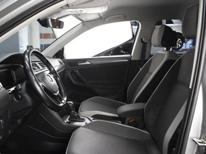 Внедорожник Volkswagen Tiguan 2018 года, 2160000 рублей, Омск